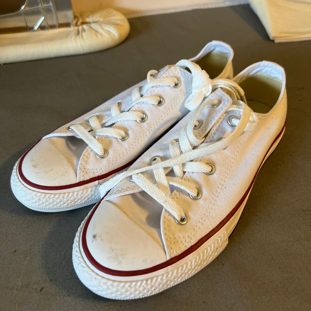White Low top Converse